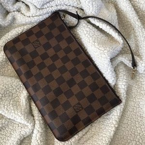 Louis Vuitton Neverfull Pouch